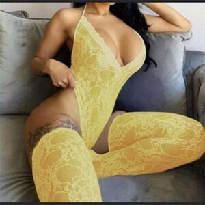 Sexy yellow 2 piece lingerie set.Size Medium